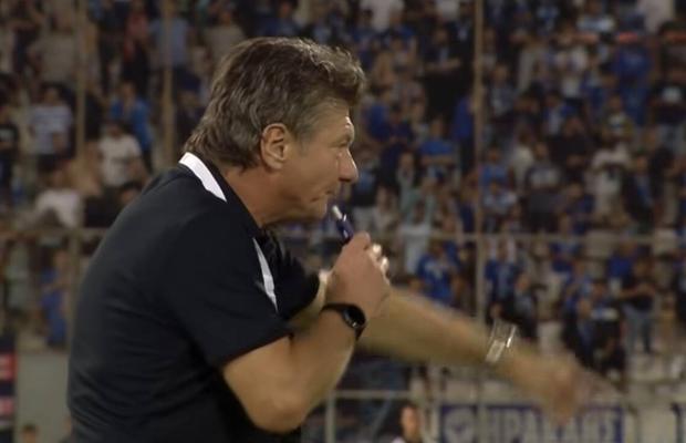 Walter Mazzarri a oferit imaginile anului în Grecia: a „pufăit” din țigară în timpul meciului!