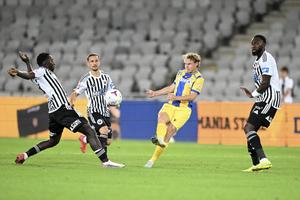 U Cluj - Petrolul, cel mai interesant duel din prima etapă de Cupa României » ROȘU, după intervenția VAR!