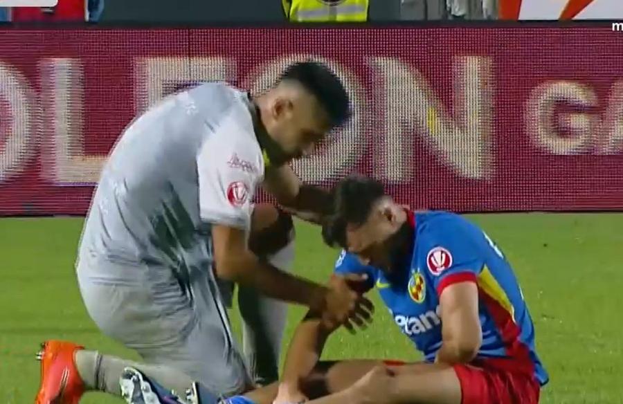 Dennis Politic s-a accidentat din nou / FOTO: captură @Prima Sport Mai joacă fotbal?! Încă o accidentare serioasă pentru Dennis Politic: „Au venit rezultatele de la RMN”
