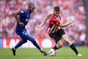 Fostul fotbalist din La Liga, prezentat în Superligă: va juca în alb-albastru