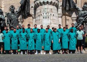 „Doctorii” au ieșit în centrul orașului » Prezentare inedită a lotului în România: „Cu precizie chirurgicală vrem să ajungem în play-off”