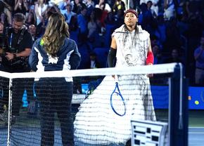 O nouă apariție extravagantă! Naomi Osaka s-a transformat în Allen Iverson la debutul la US Open