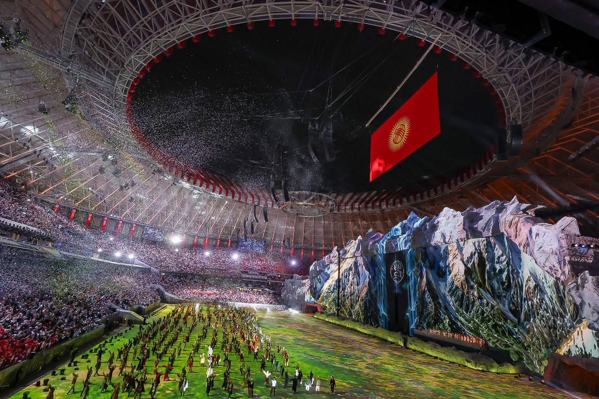 A început competiția misterioasă cu peste 100 de țări participante » Putin, Erdogan și președintele Chinei au fost prezenți la o ceremonie de deschidere cum n-a mai existat