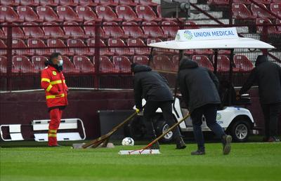 Probleme pentru echipa lui Dan Petrescu! Terenul de la Cluj, inundat înaintea meciului din play-off-ul Europa League