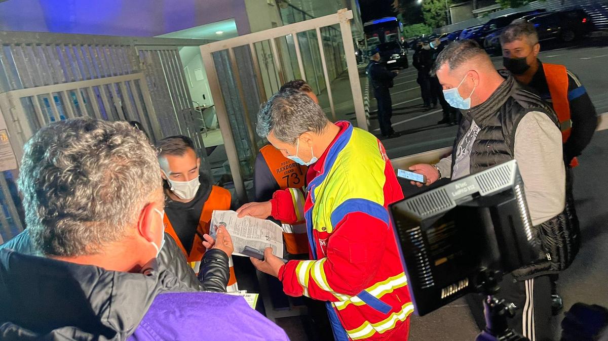 Imagini frapante surprinse de GSP la intrarea pe „Ilie Oană”, la meciul Chindia - FCSB » Cum se face accesul fanilor, în plin val 4 al pandemiei de Covid-19