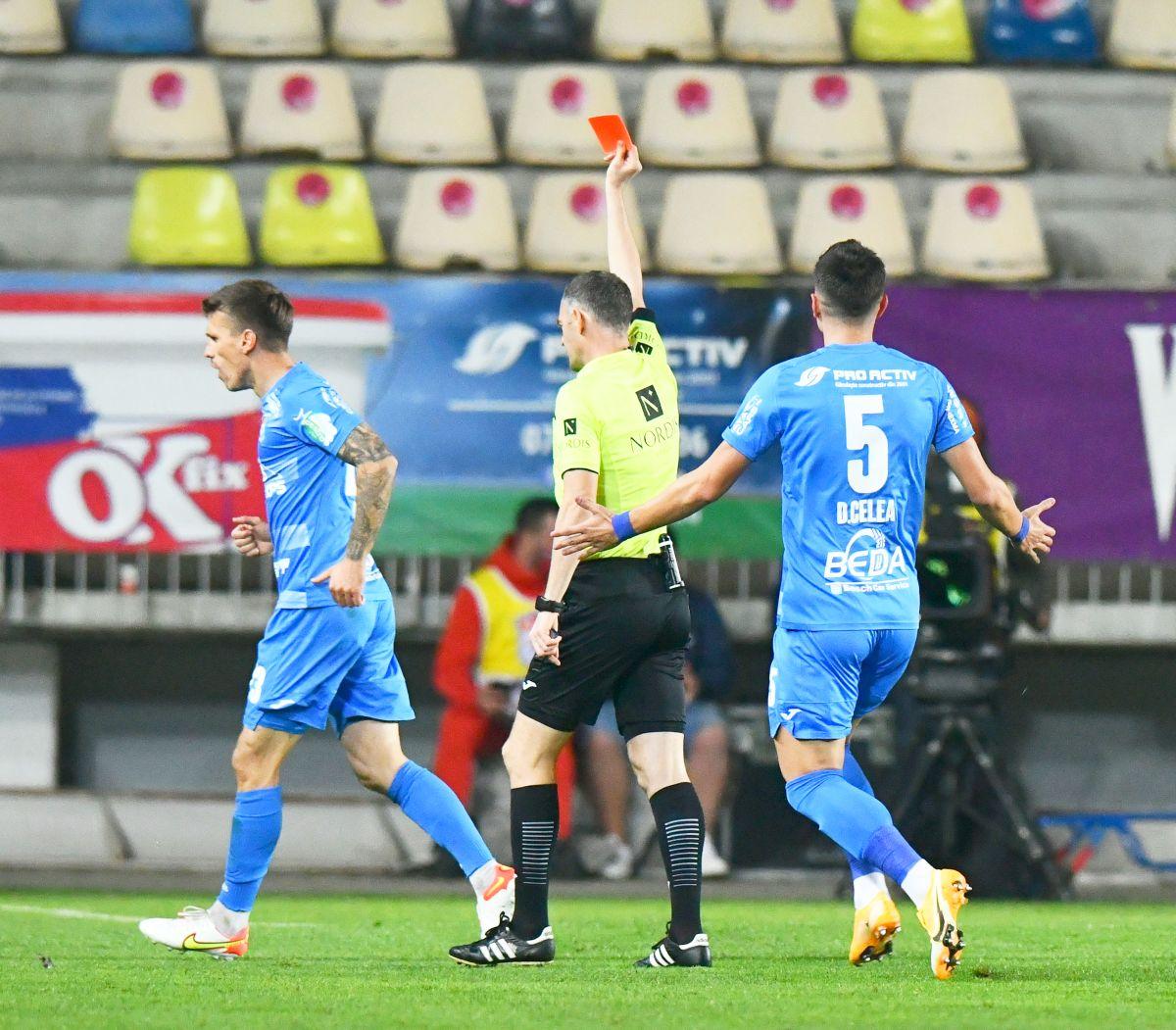Toți ochii pe el la Chindia - FCSB » Vasile Miriuță a dezvăluit interesul maghiarilor: „Cred că poate să joace acolo!”