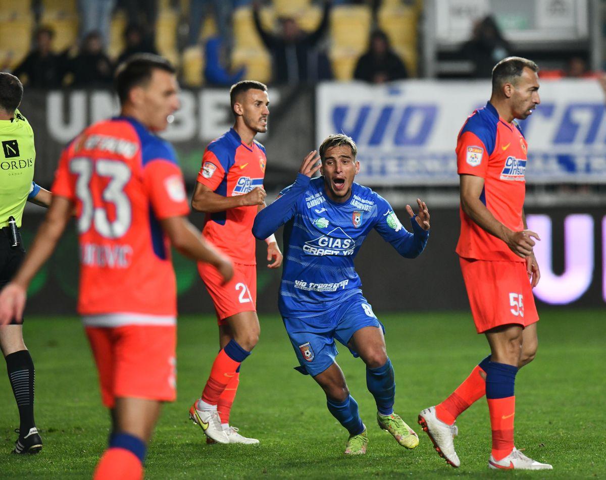Toți ochii pe el la Chindia - FCSB » Vasile Miriuță a dezvăluit interesul maghiarilor: „Cred că poate să joace acolo!”