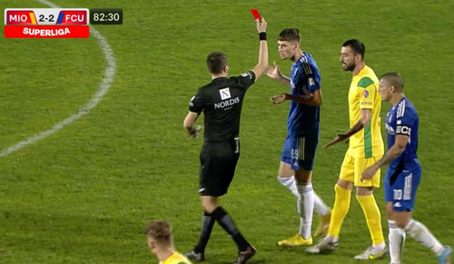 CS Mioveni - FCU Craiova 2-2 | Vladislav Blănuță (20 de ani, atacant) a fost eliminat la 5 minute de la intrarea pe teren, în primul lui meci de Liga 1.