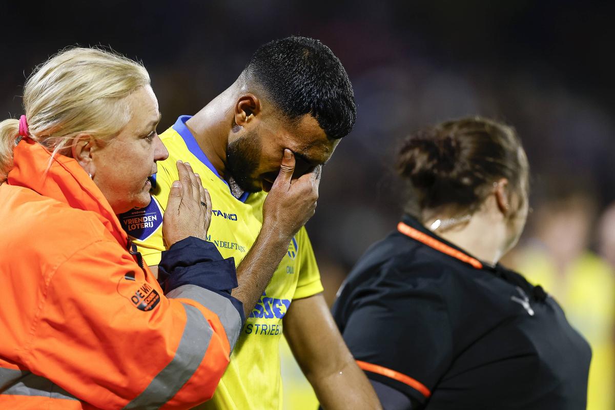 Dramă pe gazon în Waalwijk - Ajax! Portarul Etienne Vaessen a fost la un pas de moarte