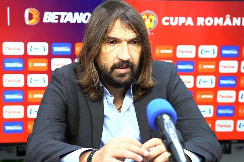 Dan Alexa nu și-a menajat jucătorii după eșecul de la Craiova / Sursă foto: Facebook@ FC Botoșani