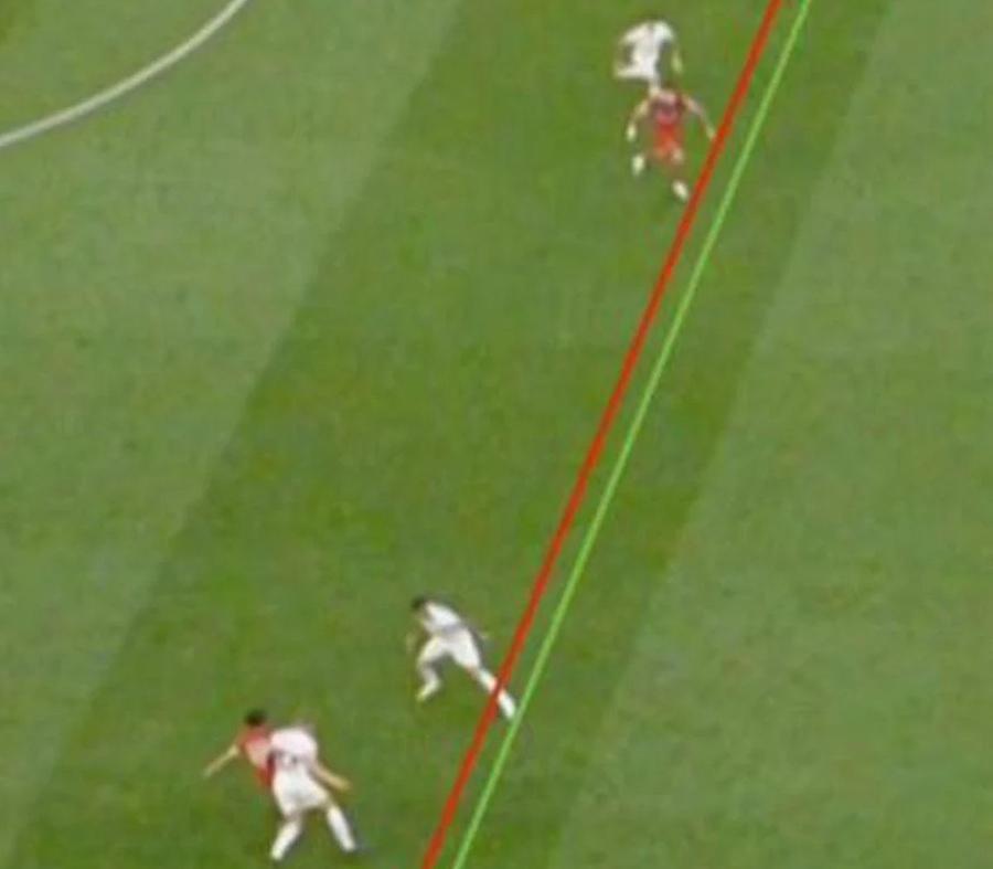 Faza care a declanșat scandalul în Tottenham - Liverpool Cum bate mașina sluga proastă