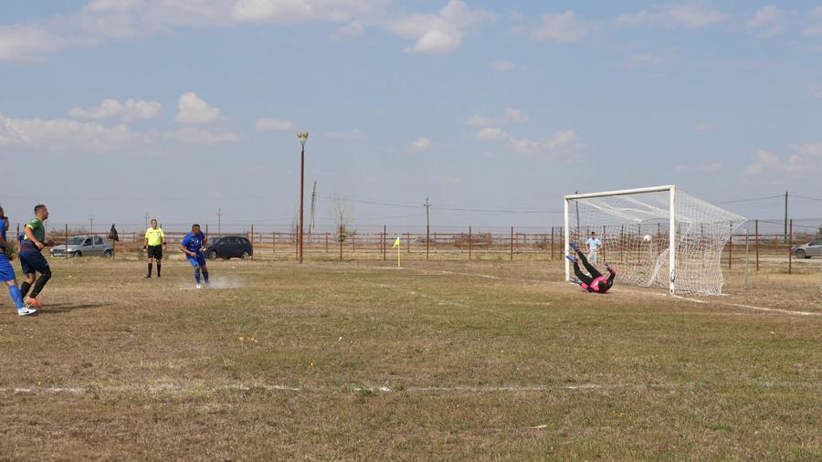 Golul din penalty al căpitanului poreclit „Azi aveți leucoplast la gură! Sunt probleme? Dacă da, nu mă interesează!” » Derby comunal de Teleorman cu „Ambreiaj” și „Marmeladă”!