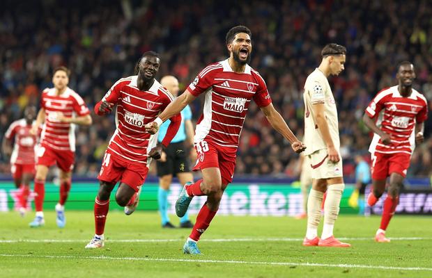 Scriu ISTORIE la prima lor participare în Champions League: 4-0 astăzi și au condus două ore grupa-gigant!