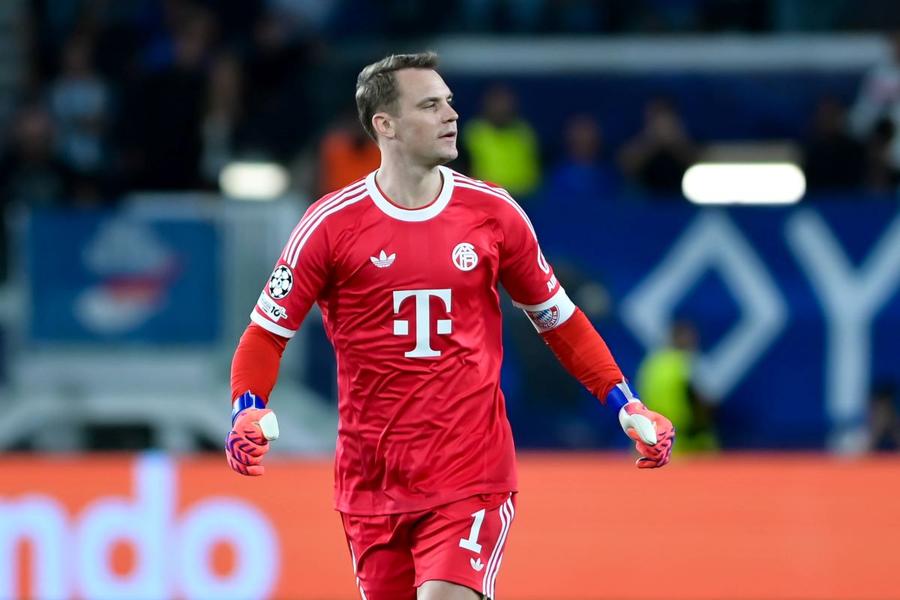 Manuel Neuer a primit două goluri în cele două meciuri jucate de Bayern în grupa Ligii Campionilor 2025-2026 / Foto: Imago Căpitanul lui Bayern, iritat de un reporter german » „Să îți fie rușine! Poți să mă critici numai dacă jucai fotbal”