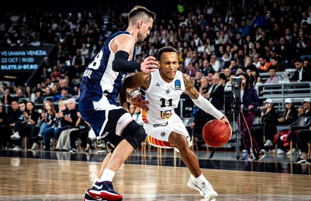 În fața a aproape 7000 de spectatori, U-BT Cluj-Napoca a fost învinsă în primul meci din noul sezon al EuroCup, primind aproape 100 de puncte