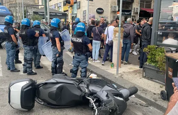 Șocant: suporter cu arma în mână lângă hotelul lui Sporting înainte de duelul din Liga Campionilor » Multiple conflicte pe străzi