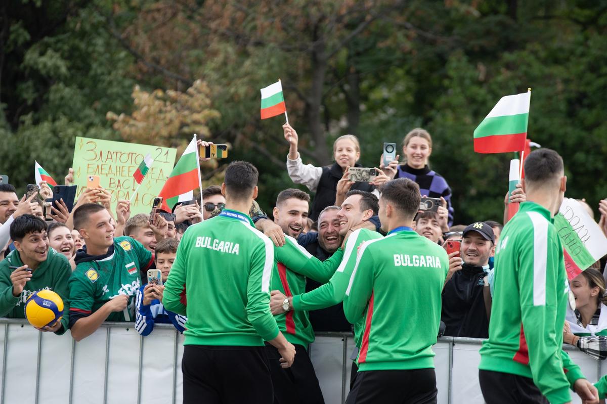 Voleibaliștii bulgari, primiți ca niște eroi după medalia de argint de la Campionatul Mondial