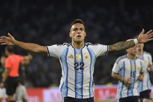 Un nou început pentru Argentina » Fără Messi pe teren, sud-americanii au defilat în primul meci de la Mondial