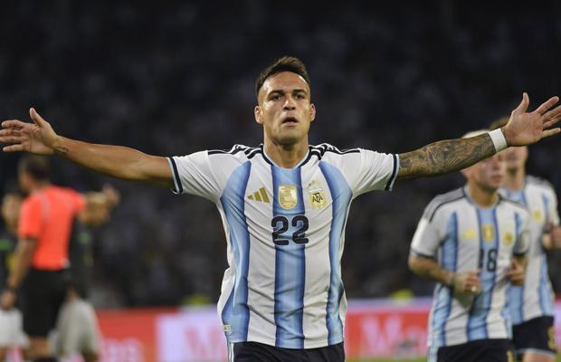 Un nou început pentru Argentina » Fără Messi pe teren, sud-americanii au defilat în primul meci după Mondial