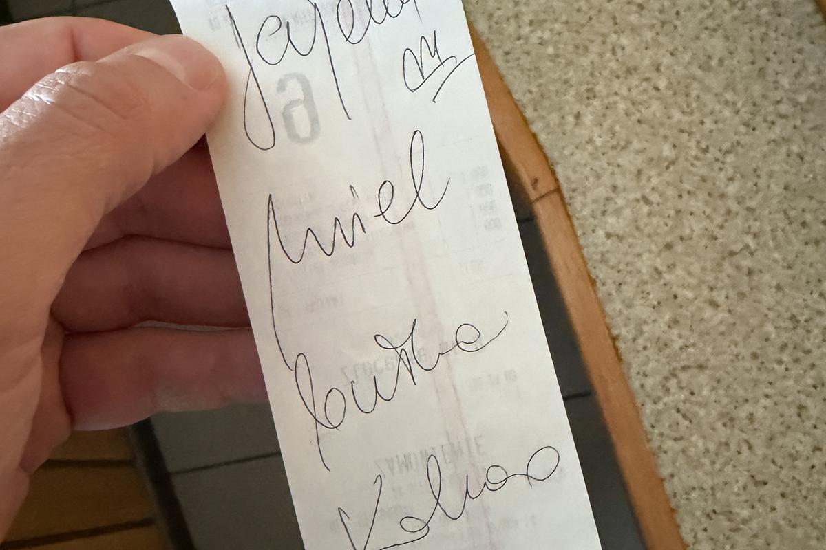 Nostalgia e la mare modă în Varșovia » Cantine ca pe vremea comunismului, cu prețuri pe măsură