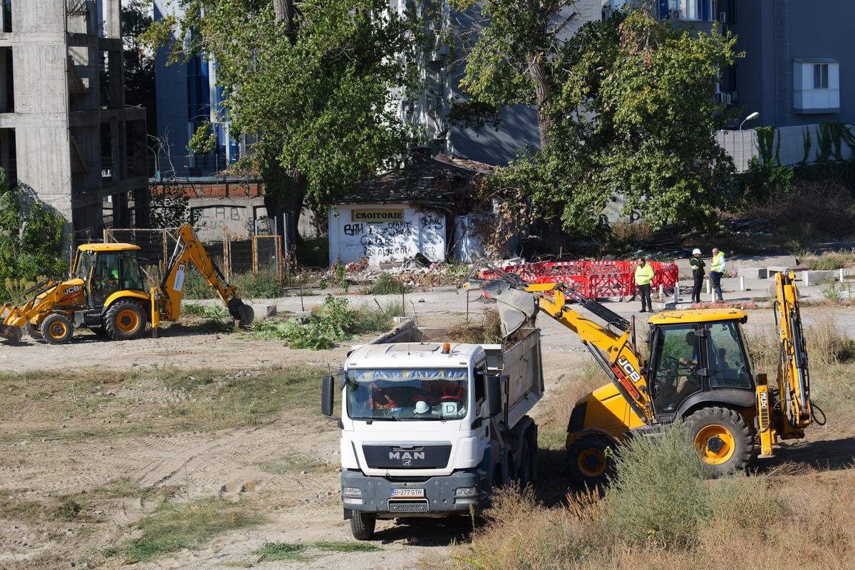 S-au reluat lucrările la Stadionul Dinamo, 01.10.2026 (2)