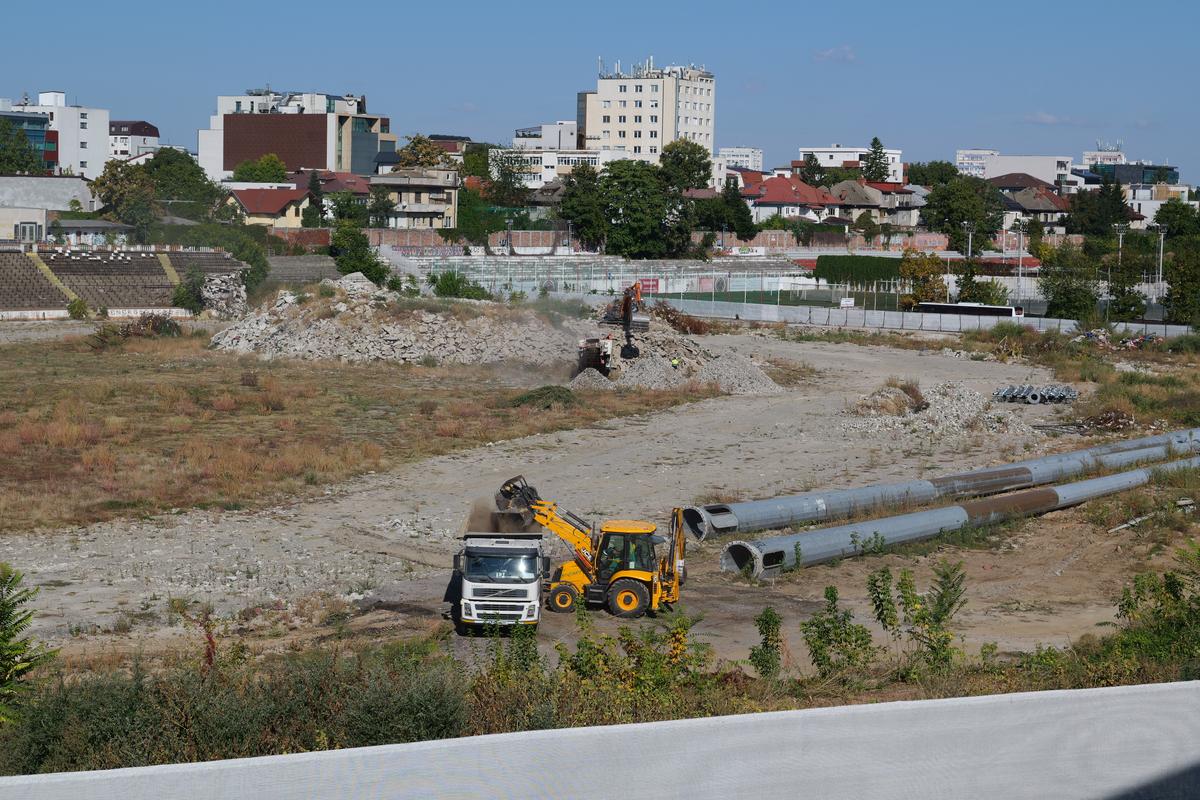 S-au reluat lucrările la Stadionul Dinamo, 01.10.2026 (1)