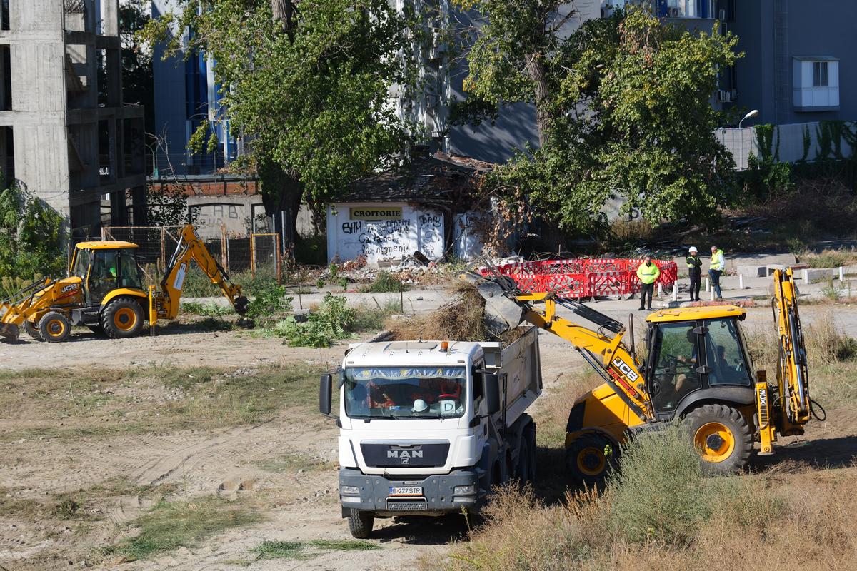 S-au reluat lucrările la Stadionul Dinamo, 01.10.2026 (2)