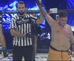 Imaginile anului în sporturile de contact vin din România » S-au bătut în cușcă cu ghiozdanele de livratori în spate