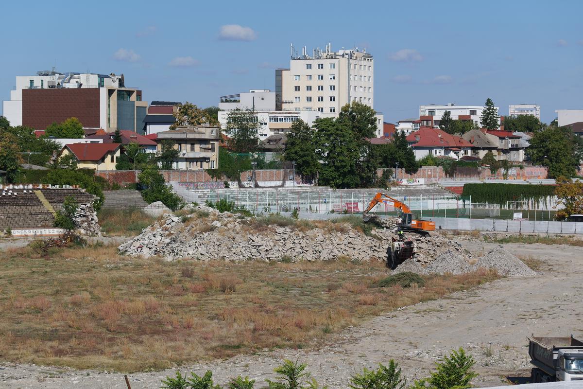 S-au reluat lucrările la Stadionul Dinamo, 01.10.2026 (2)