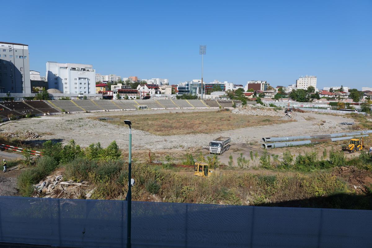 S-au reluat lucrările la Stadionul Dinamo, 01.10.2026 (1)