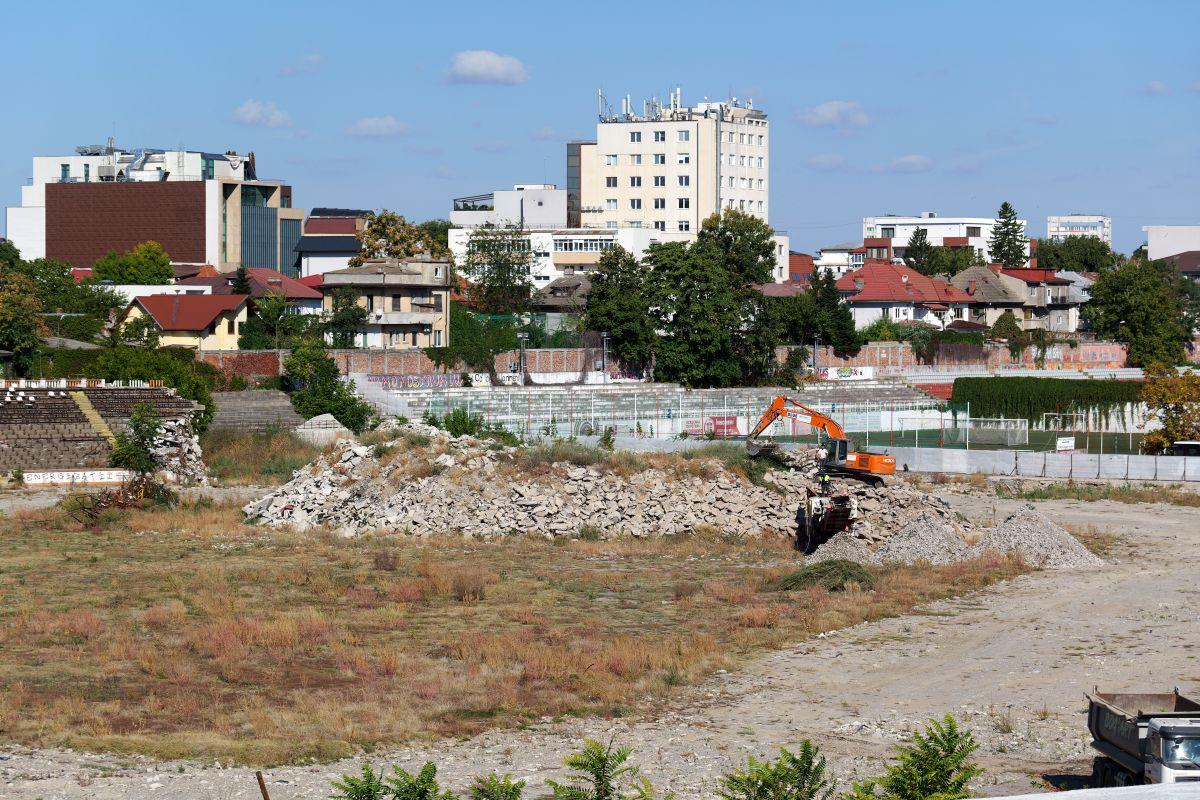 Excavatoarele au revenit în Ștefan cel Mare! S-au reluat lucrările la Stadionul Dinamo: toate imaginile » Când va fi gata noua arenă