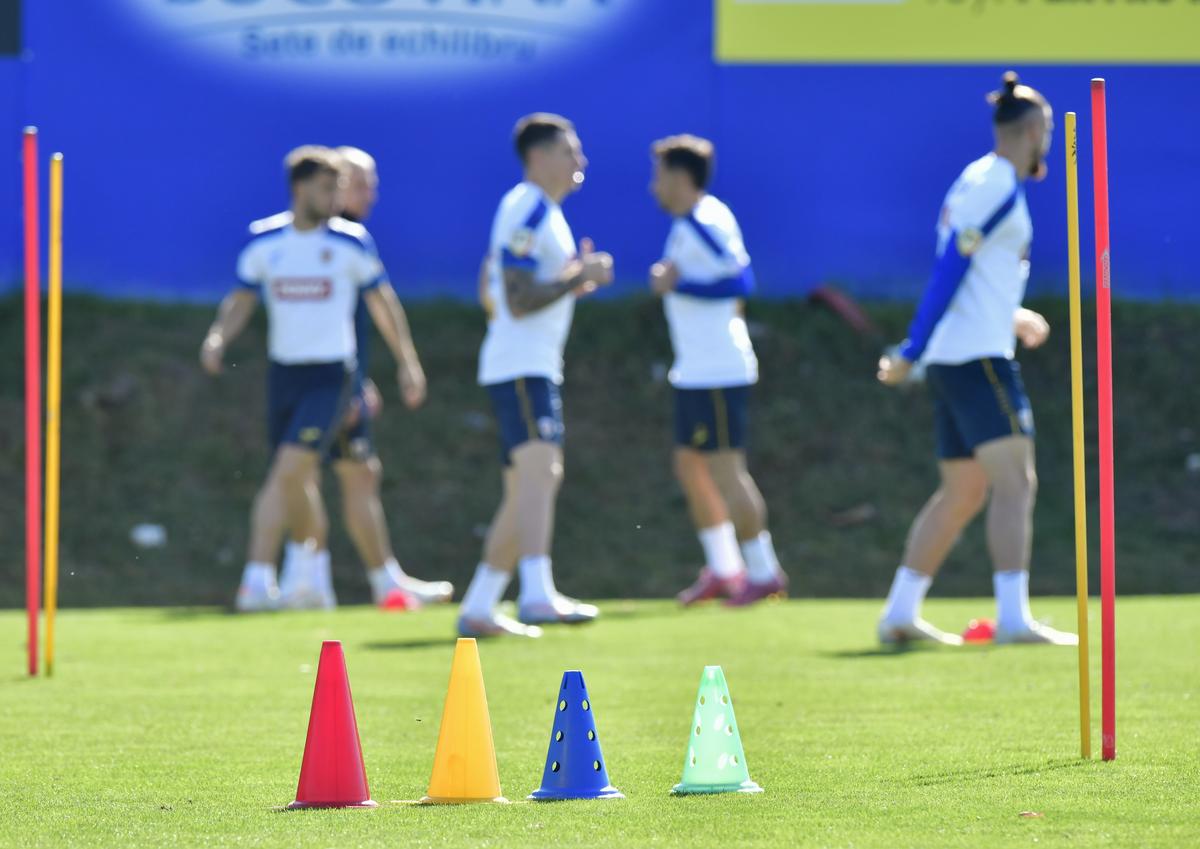 Imagini de la antrenamentul României înaintea partidei cu Polonia