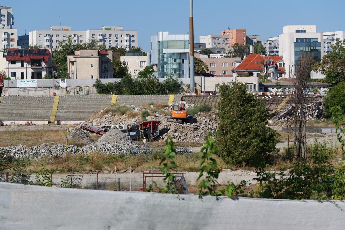 Excavatoarele au revenit în Ștefan cel Mare! S-au reluat lucrările la Stadionul Dinamo: toate imaginile » Când va fi gata noua arenă