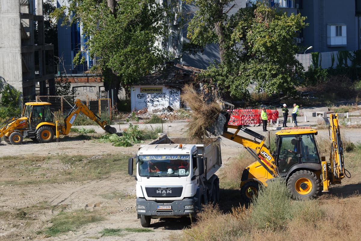 S-au reluat lucrările la Stadionul Dinamo, 01.10.2026 (2)
