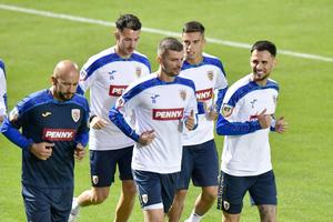 Doi fotbaliști de la lot, frustrați că nu joacă: „Cu tot respectul pentru domnul Hagi...”