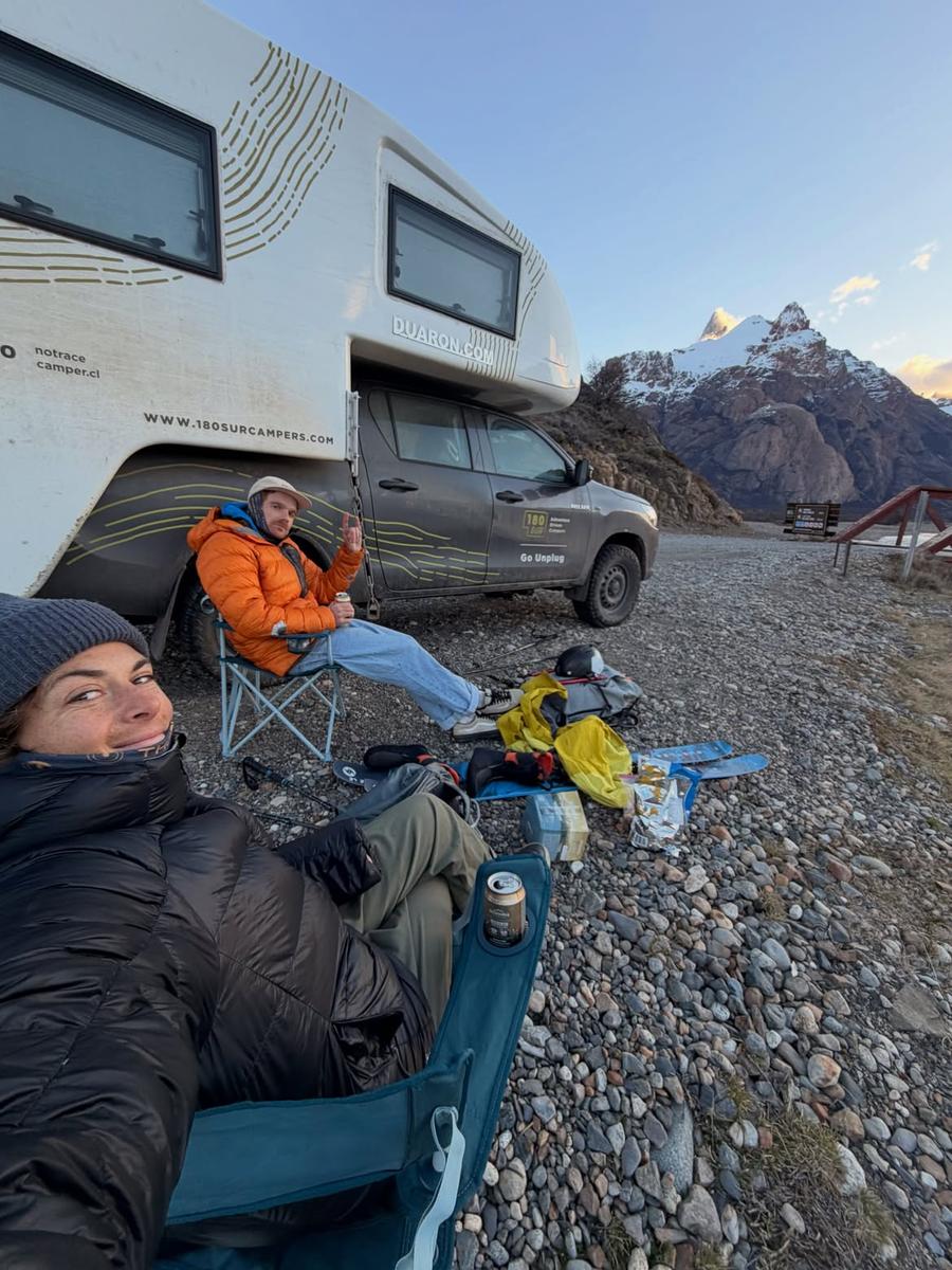 Juliette Willmann și Pierre-Idris Mehdi, soțul ei/Foto: Instagram Tragedie în munții Patagoniei! O schioare și-a pierdut viața, după ce a fost surprinsă de o avalanșă