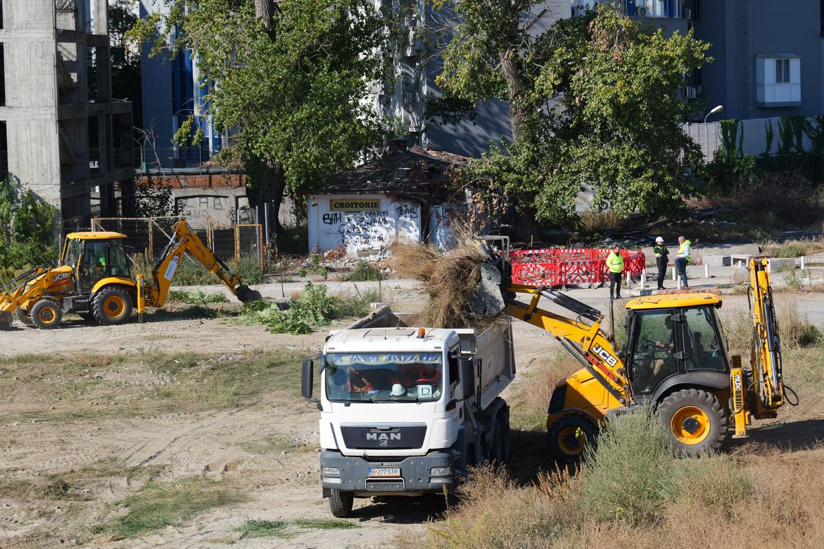 S-au reluat lucrările la Stadionul Dinamo, 01.10.2026 (2)