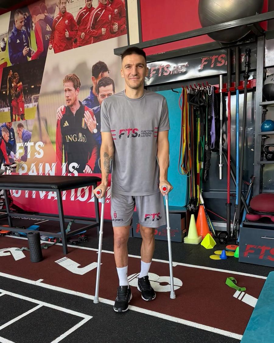 Daniel Graovac a început recuperarea după operație // foto: Facebook Fotbalistul operat de la Rapid a început recuperarea