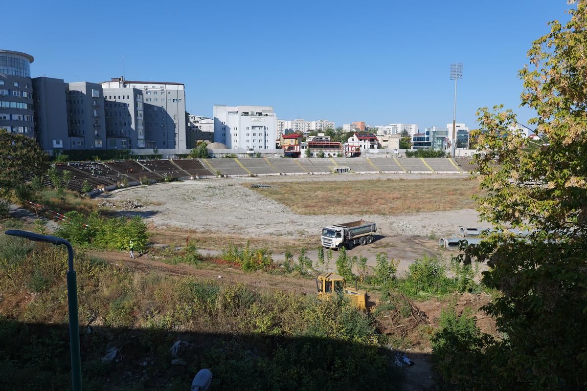 S-au reluat lucrările la Stadionul Dinamo, 01.10.2026 (1)