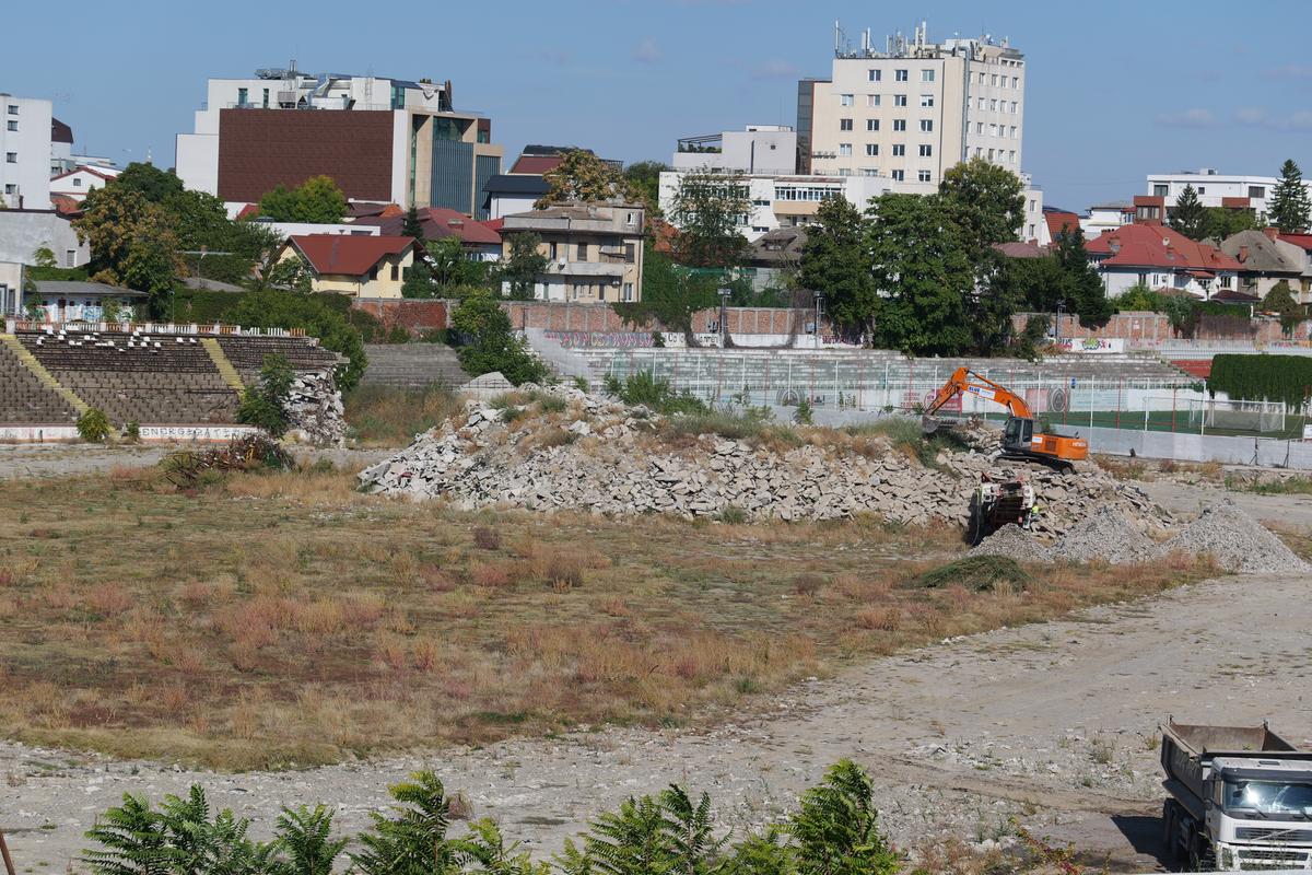 S-au reluat lucrările la Stadionul Dinamo, 01.10.2026 (2)