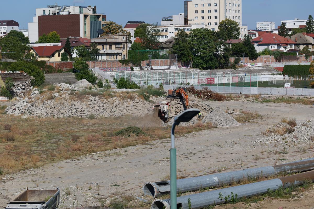 Excavatoarele au revenit în Ștefan cel Mare! S-au reluat lucrările la Stadionul Dinamo: toate imaginile » Când va fi gata noua arenă