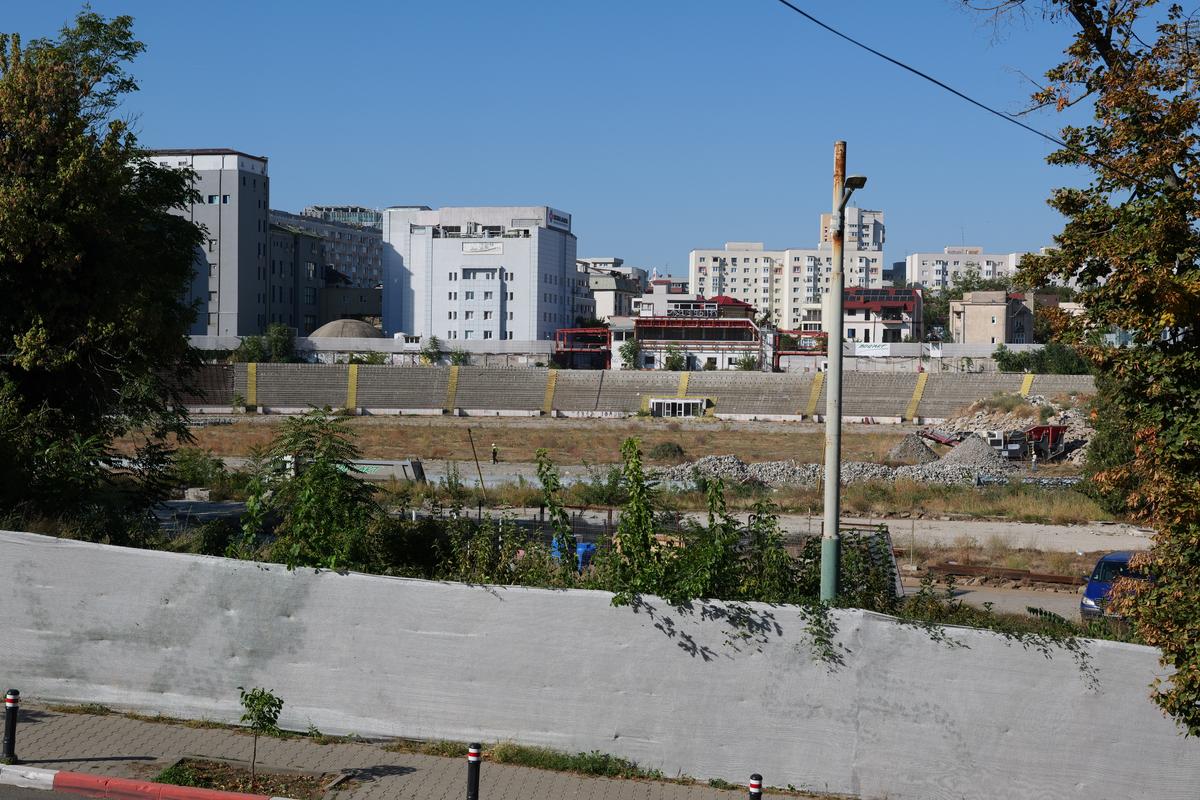 Excavatoarele au revenit în Ștefan cel Mare! S-au reluat lucrările la Stadionul Dinamo: toate imaginile » Când va fi gata noua arenă