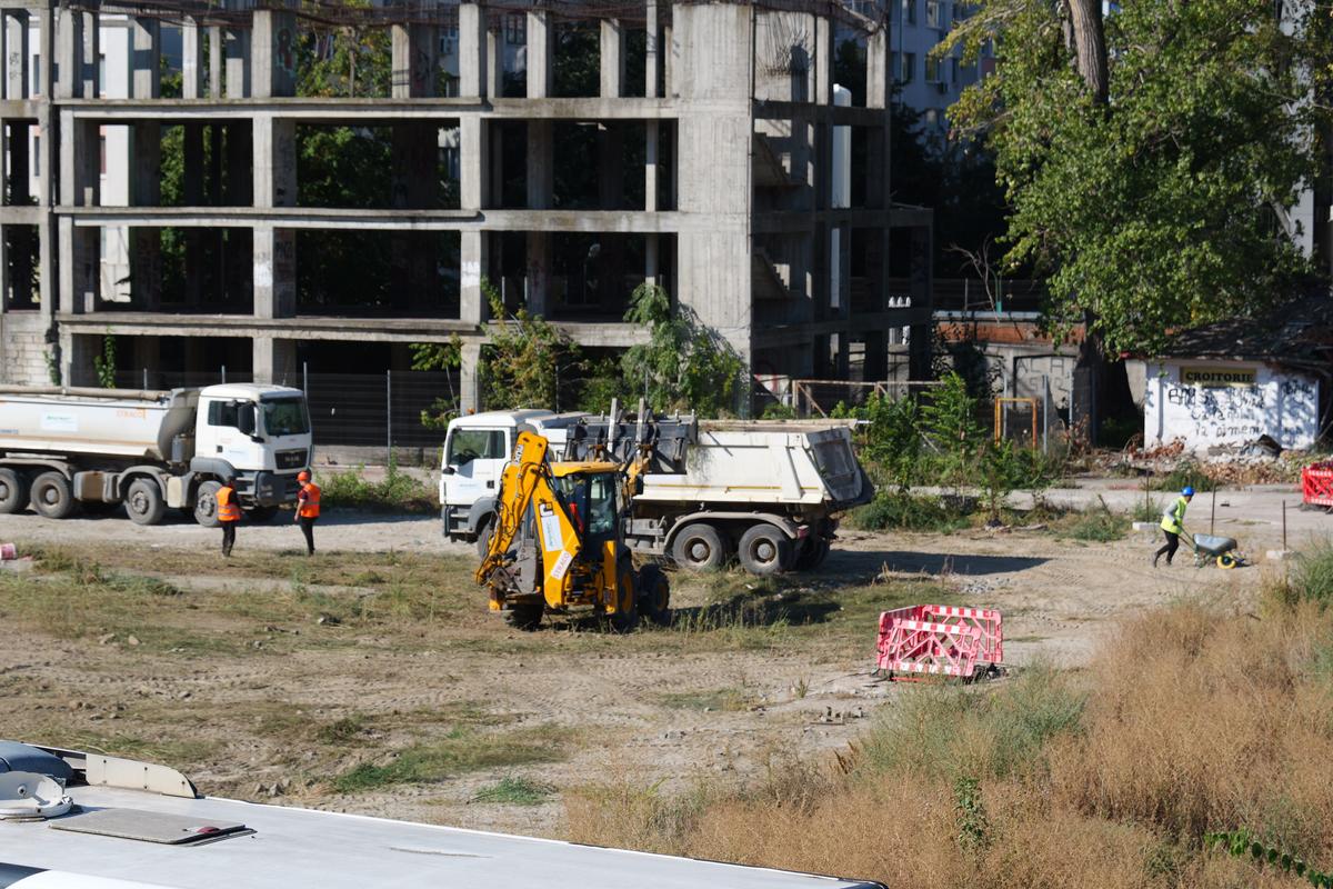 Excavatoarele au revenit în Ștefan cel Mare! S-au reluat lucrările la Stadionul Dinamo: toate imaginile » Când va fi gata noua arenă