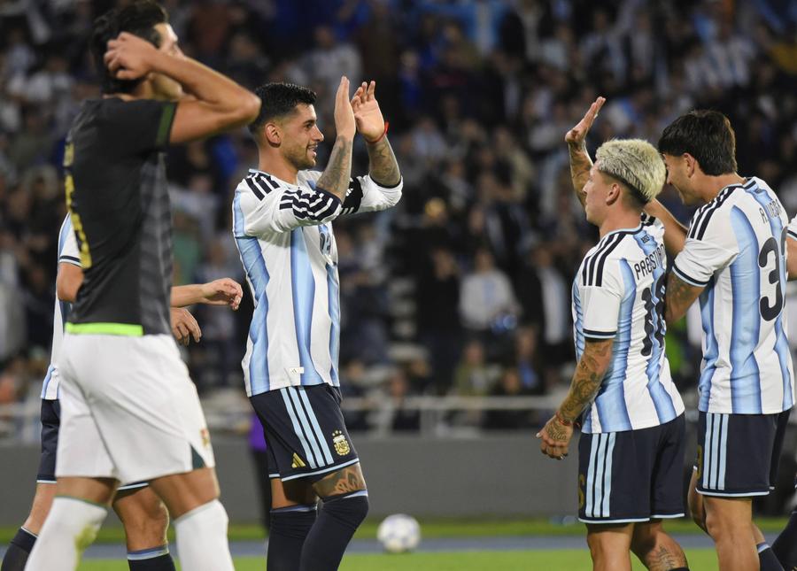 Argentina, victorie cu 4-0 în fața Boliviei // foto: imago images Un nou început pentru Argentina » Fără Messi pe teren, sud-americanii au defilat în primul meci după Mondial