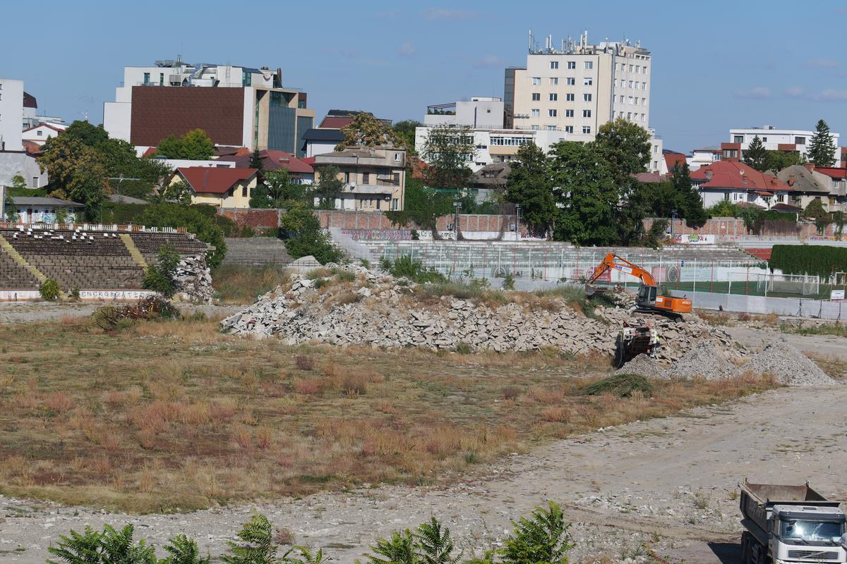 S-au reluat lucrările la Stadionul Dinamo, 01.10.2026 (2)
