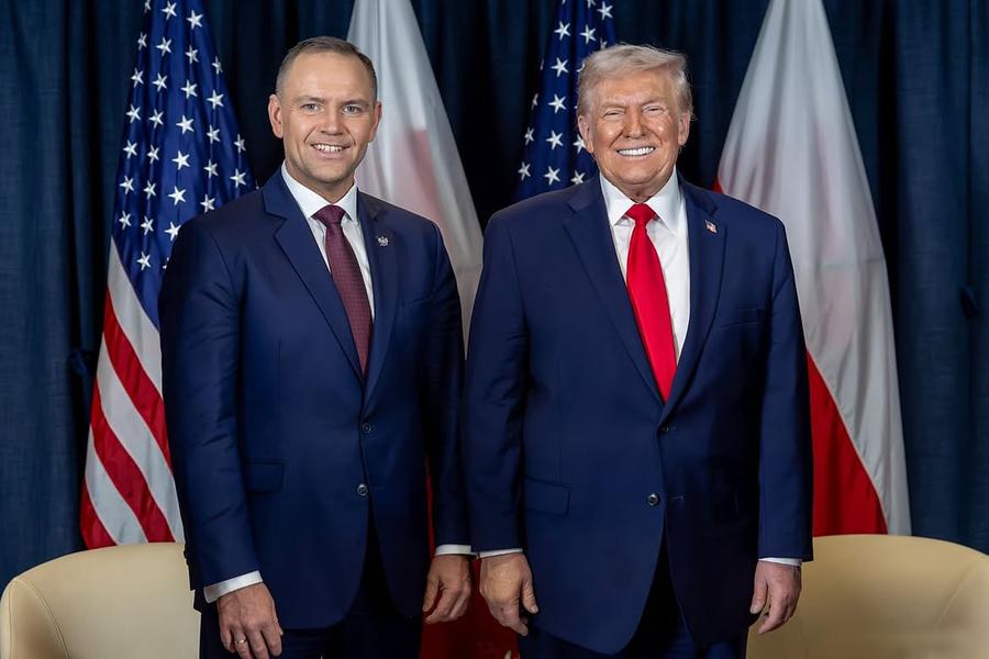 Karol Nawrocki şi Donald Trump FOTO: Instagram Cum arată Polonia cu un fost boxer la președinție. Profesor-doctor polonez: „Românii pot vedea la noi unde duce populismul”