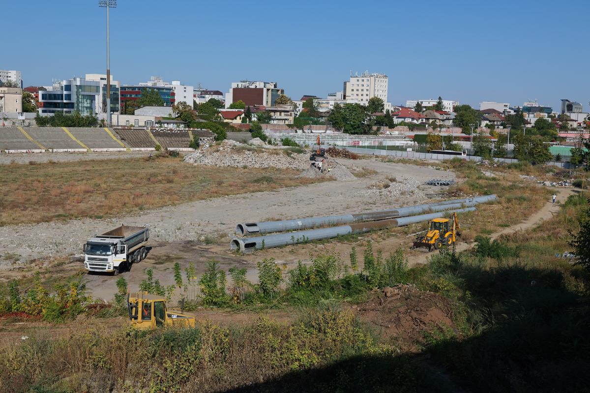 Excavatoarele au revenit în Ștefan cel Mare! S-au reluat lucrările la Stadionul Dinamo: toate imaginile » Când va fi gata noua arenă