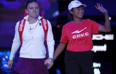 Simona Halep - Karolina Pliskova, WTA FINALS SHENZEN // Situație ciudată la antrenamentele: de ce au repetat cu același sparring? Ce îi cerea Conchita Martinez: de la unghiuri plate la insistență pe rever
