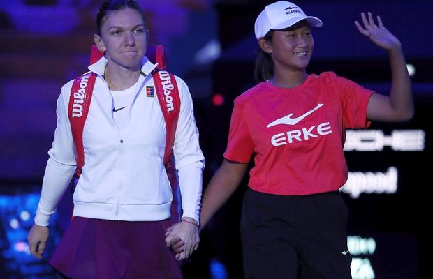 Simona Halep - Karolina Pliskova, WTA FINALS SHENZEN // Situație ciudată la antrenamentele: de ce au repetat cu același sparring? Ce îi cerea Conchita Martinez: de la unghiuri plate la insistență pe rever