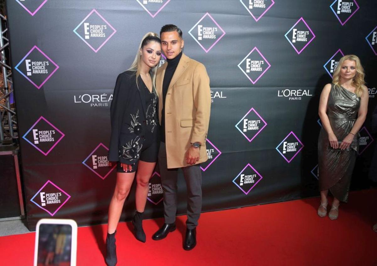 FOTO „Fără ritm de joc”, Cristi Manea a fost la un eveniment dedicat influencerilor » Iubita fotbalistului va merge la Los Angeles